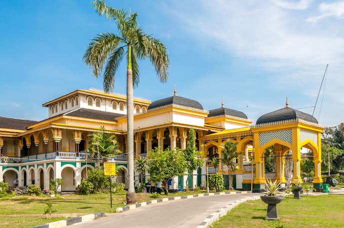 インドネシアでおすすめの観光地はマイムーン宮殿