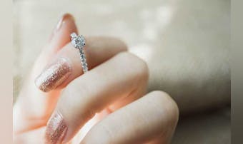 【東京】おすすめ婚約指輪ブランド7選。相場や人気のオーダーメイド店も解説