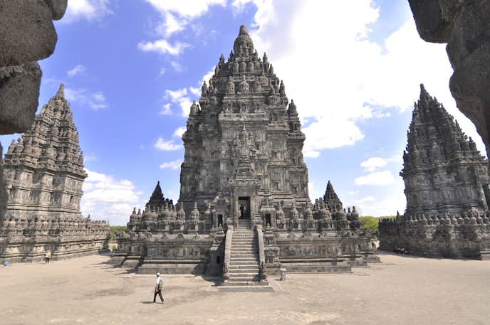 インドネシアでおすすめの観光地はプランバナン寺院