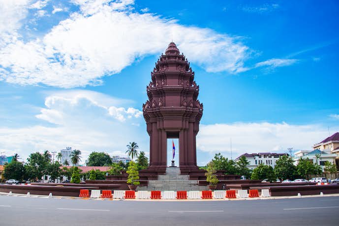 カンボジアでおすすめの観光地は独立記念塔