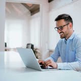 有名転職エージェントを徹底比較。世代別にお...