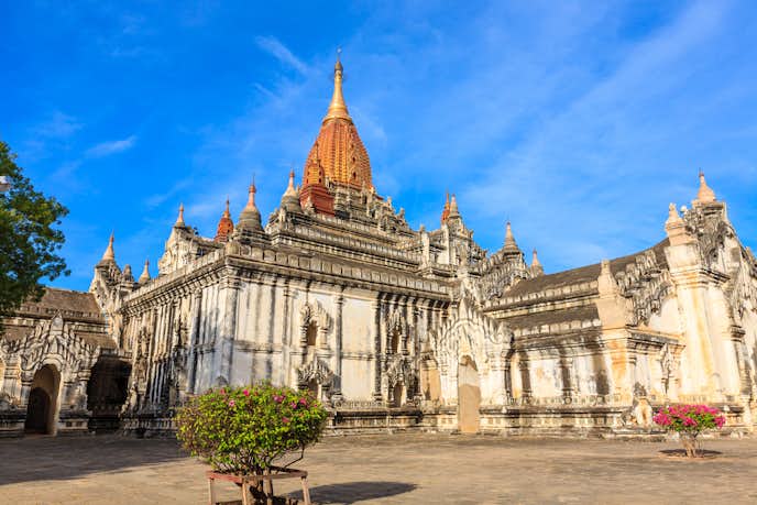 ミャンマーでおすすめの観光地はアーナンダ寺院