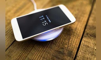 ワイヤレス充電器(Qi)のおすすめ8選｜iPhone11・iPhoneXに対応の人気モデル集