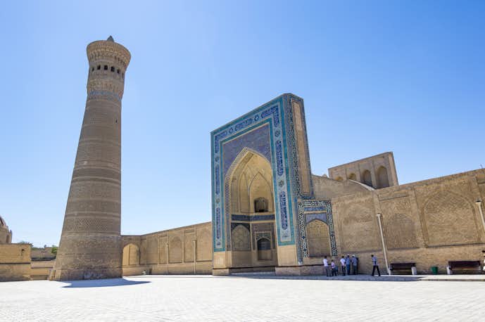 ウズベキスタンでおすすめの観光地はカロン・モスクとミナレット