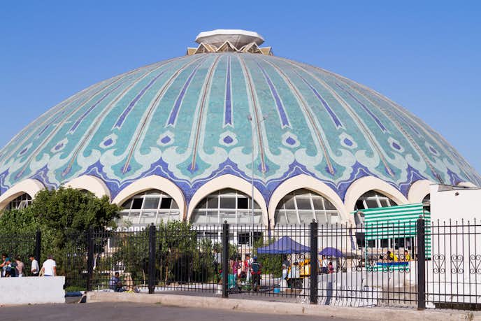 ウズベキスタンでおすすめの観光地はチョルスー・バザール