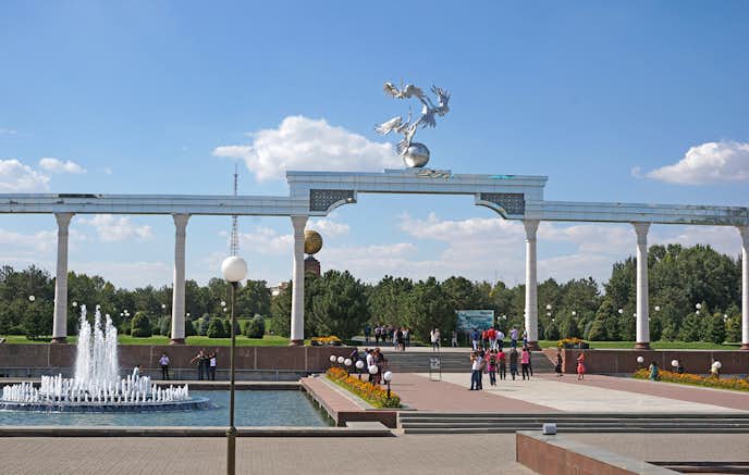 ウズベキスタンでおすすめの観光地は独立広場