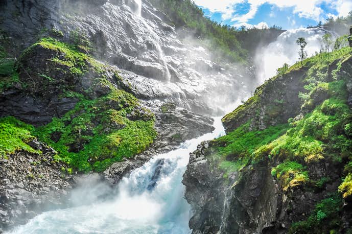 ノルウェーでおすすめの観光地はショースフォッセン滝