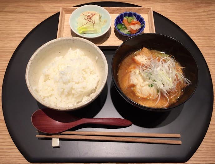 おだし東京のおすすめメニューはオマール海老の味噌汁のセット