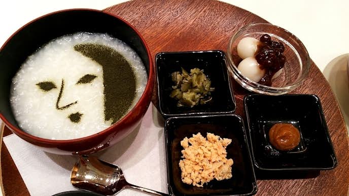 よーじやカフェのおすすめメニューは京のやさしい朝粥ドリンクセット