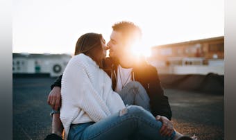 付き合ってないのに見つめ合うなら両...