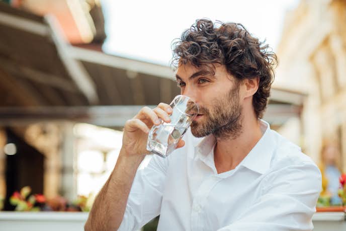 飲み会で モテる男 と モテない男 の特徴 合コンでも使える最高の気遣いとは Smartlog 飲み会で モテる男 と モテない男 の特徴 合コンでも使える最高の気遣いとは Smartlog