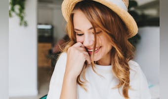 「美しい女性」に共通する10の特徴...