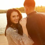 “あげまん女性”の特徴9選。男性の仕事がう...