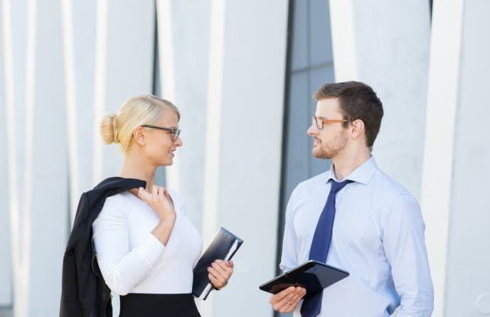 社内恋愛の きっかけ になる 職場女性が送る15の脈ありサイン Smartlog