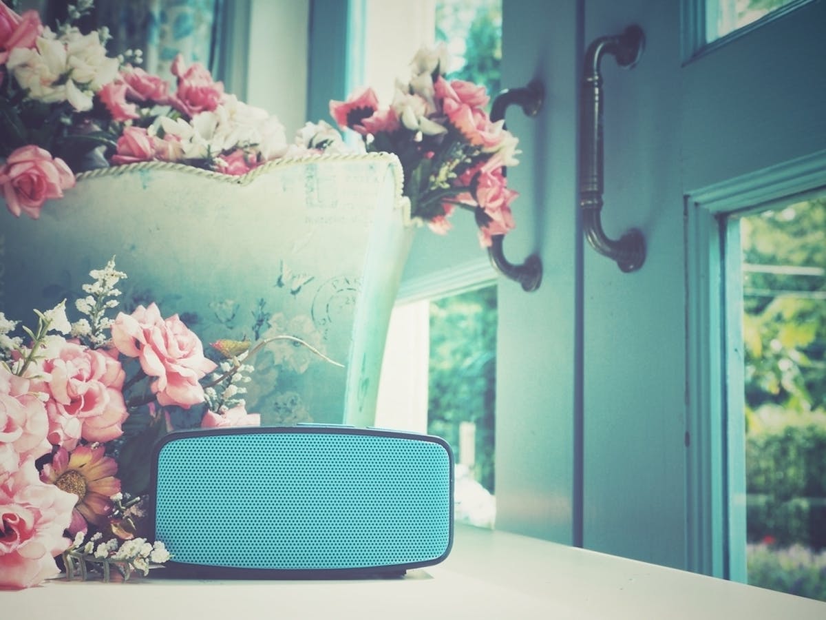 おしゃれなbluetoothスピーカーのおすすめ14選 インテリアに最適な一台とは セレクト おしゃれなbluetoothスピーカーのおすすめ14選 インテリアに最適な一台とは セレクト