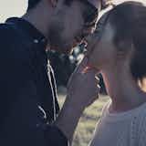 彼氏が彼女に「チューしたい」と思う17の瞬間。彼とキスしたい時の伝え方も解説！
