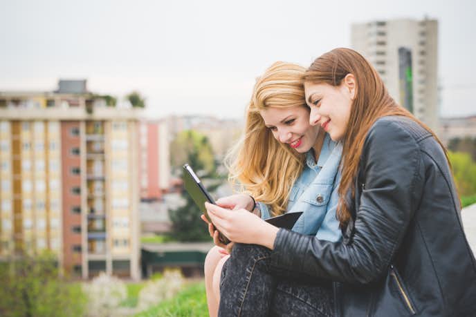 アプリで知り合った男がいきなりタメ口な件について 女子会で話されているコト Smartlog アプリで知り合った男がいきなりタメ口な件について 女子会で話されているコト Smartlog