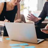 "とんでもないです"の意味とは?言い換え類語&例文集。ビジネス敬語ガイド