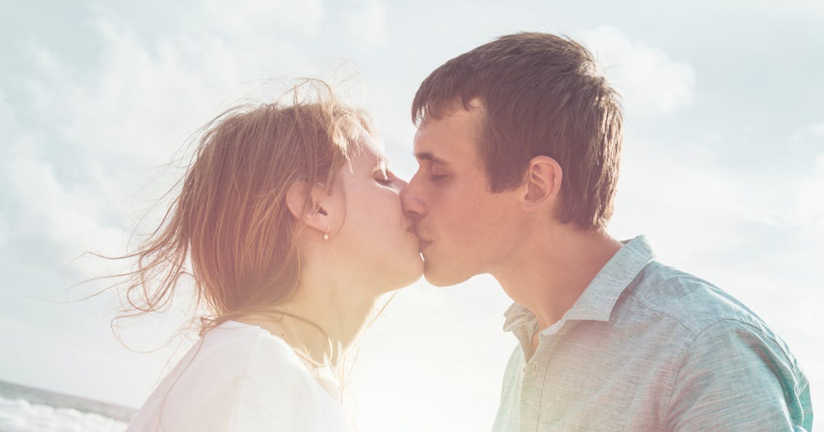 年下男性が年上女性を好きになる心理とは 脈ありサイン 落とし方を大公開 Smartlog 年下男性が年上女性を好きになる心理とは 脈ありサイン 落とし方を大公開 Smartlog