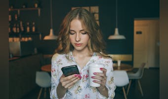 彼氏とLINEする理想の頻度とは?...