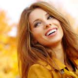 華がある人の特徴とは 独特のオーラの理由 上品で華やかな女性になる方法も解説 Smartlog 華がある人の特徴とは 独特のオーラの理由 上品で華やかな女性になる方法も解説 Smartlog