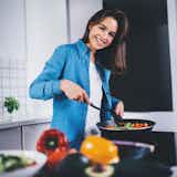 彼女に作って欲しい手料理ランキングTOP10!男性が選ぶNo.1とは?