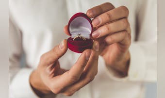 男性が結婚を決めるきっかけとは?交...