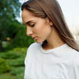 報われない恋にハマりやすい女性の特徴とは?辛い恋愛の諦め方も紹介