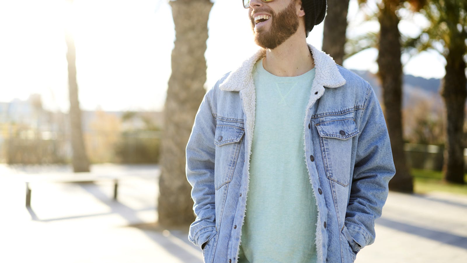 女性をからかう男性心理とは 構ってくる男性への対処法も解説 Smartlog 女性をからかう男性心理とは 構ってくる男性への対処法も解説 Smartlog