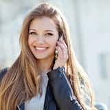 声が聞きたい男女の心理とは?彼氏や彼女が”電話したい”と感じるLINEとは?