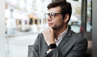 秘密主義の心理や特徴とは?自分の話...