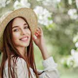 ふわふわ系女子の特徴13選 柔らかい雰囲気の女性がモテる理由とは Smartlog ふわふわ系女子の特徴13選 柔らかい雰囲気の女性がモテる理由とは Smartlog