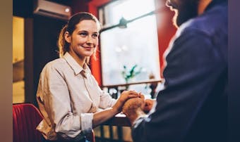 モテる優しい女性の特徴9選。職場な...