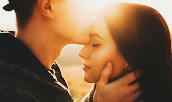 キスの場所でわかる意味とは 25の部位別で変わる男女の心理を解説 Smartlog キスの場所でわかる意味とは 25の部位別で変わる男女の心理を解説 Smartlog