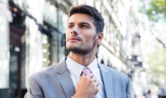 心を閉ざす人の心理 特徴とは 内向的になる原因や上手な接し方を解説 Smartlog 心を閉ざす人の心理 特徴とは 内向的になる原因や上手な接し方を解説 Smartlog