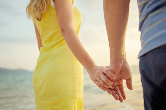 好きな男性に振られた女性がするべき行動7つ 諦められない時の対策とは Smartlog 好きな男性に振られた女性がするべき行動7つ 諦められない時の対策とは Smartlog