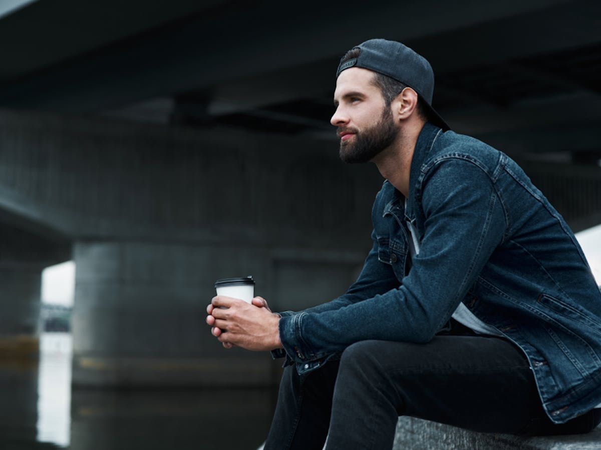 メンズキャップの人気おすすめ15選 コーデが映えるおしゃれ帽子とは Smartlog メンズキャップの人気おすすめ15選 コーデが映えるおしゃれ帽子とは Smartlog