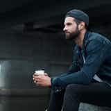 メンズキャップの人気おすすめ15選|コーデが映えるおしゃれ帽子とは