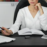 【男女別】何考えてるかわからない人の特徴。...