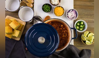 ダッチオーブンのおすすめ10選。料理に役立つ人気の万能鍋を大公開