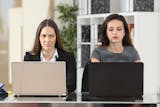 男女共通 余計な一言が多い人の特徴とは 他人に言われるとイラッとする言葉も大公開 Smartlog