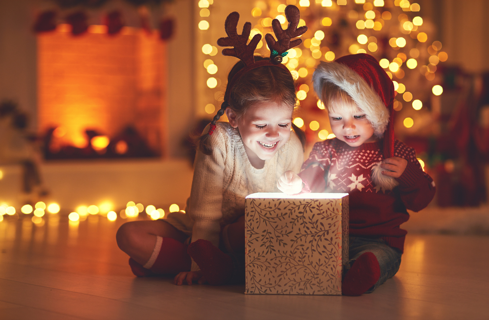 子供が喜ぶクリスマスプレゼントの渡し方を大公開！人気のサプライズ