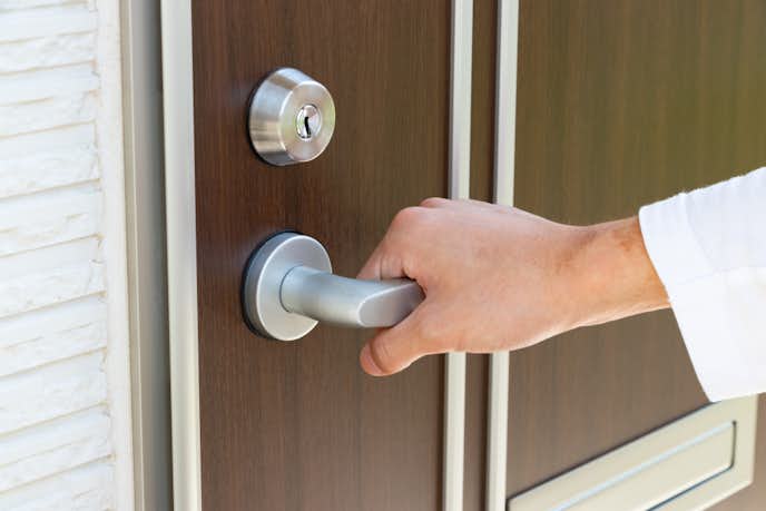 静電気除去グッズのおすすめ18選 ブレスレット シートなど効果的なアイテムとは Smartlog 静電気除去グッズのおすすめ18選 ブレスレット シートなど効果的なアイテムとは Smartlog