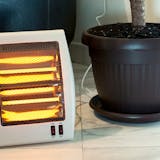 ハロゲンヒーターとは?すぐ暖まる人気のおす...