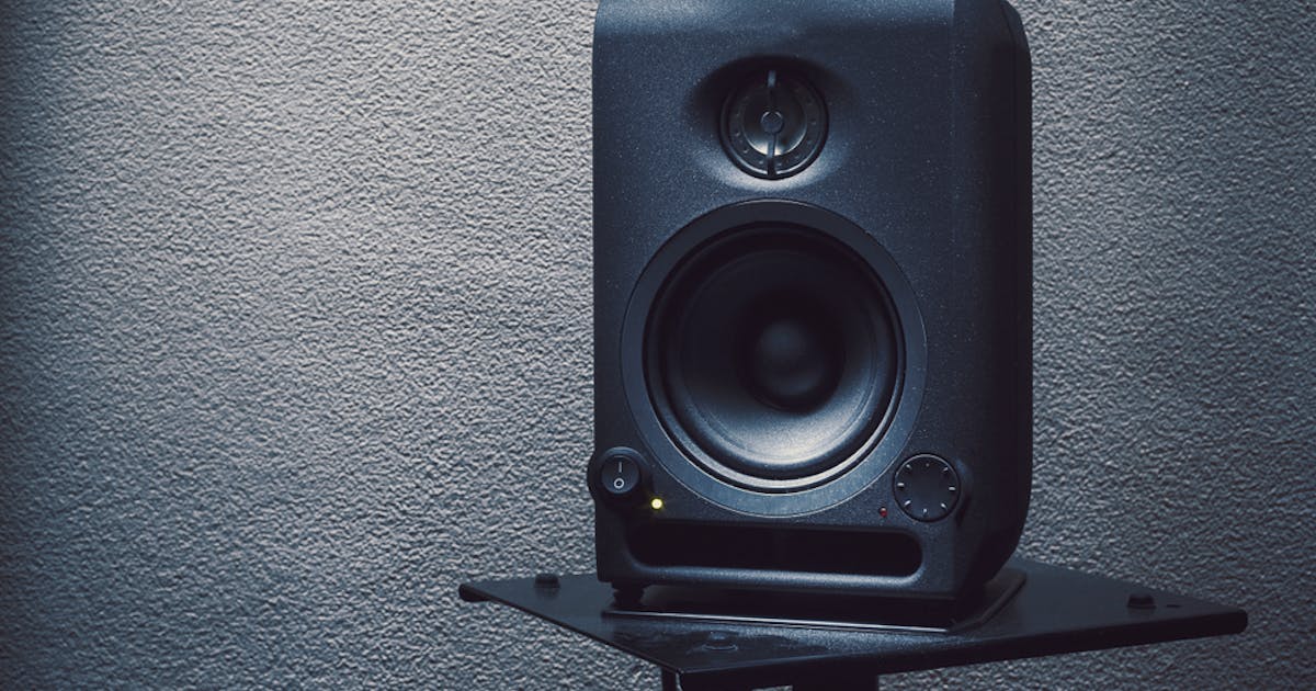 スピーカースタンドの人気おすすめ比較 音質を向上させる おしゃれな音響機器 とは Smartlog スピーカースタンドの人気おすすめ比較 音質を向上させる おしゃれな音響機器 とは Smartlog