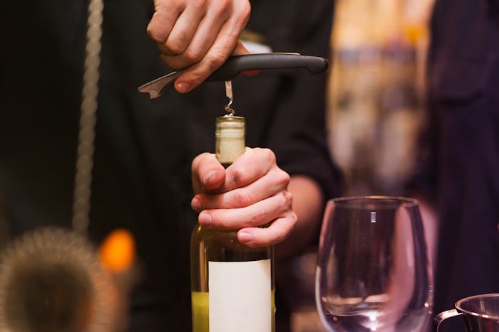 ワインオープナーのおすすめ18選 簡単に開けられる初心者に人気のコルク抜きとは Smartlog