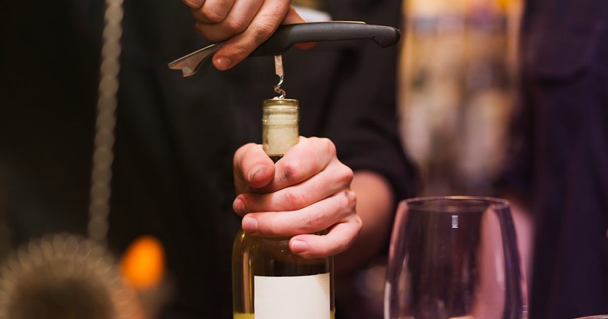 ワインオープナーのおすすめ18選 簡単に開けられる初心者に人気のコルク抜きとは Smartlog ワインオープナーのおすすめ18選 簡単に開けられる初心者に人気のコルク抜きとは Smartlog