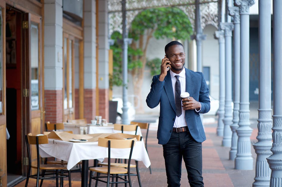 好きな人との電話で盛り上がる15の話題 カップルにもおすすめの会話ネタを紹介 Smartlog 好きな人との電話で盛り上がる15の話題 カップルにもおすすめの会話ネタを紹介 Smartlog