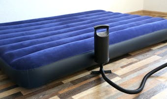 キャンプ アウトドアベッドのおすすめ12選 快適な寝心地の人気寝具とは Smartlog キャンプ アウトドアベッドのおすすめ12選 快適な寝心地の人気寝具とは Smartlog