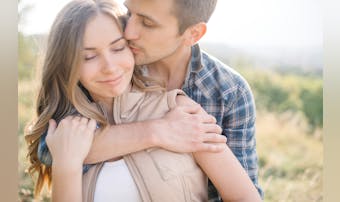 キスマークをつける男女の心理的な理...